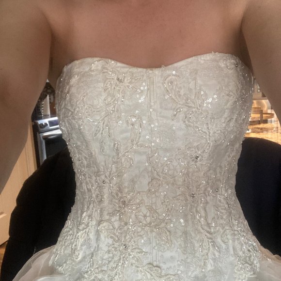 Oleg Cassini Ivory Wedding Dress, Size 8-10 (medium) - Picture 3 of 5